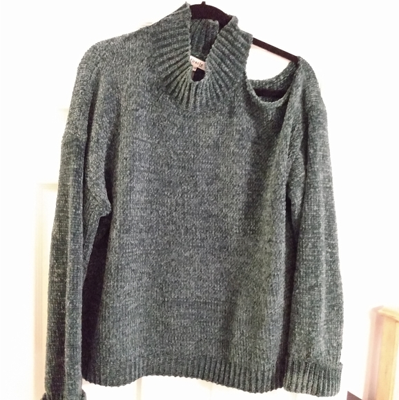 Apricot Lane - Cut Out Chenille Sweater - Picture 2 of 9